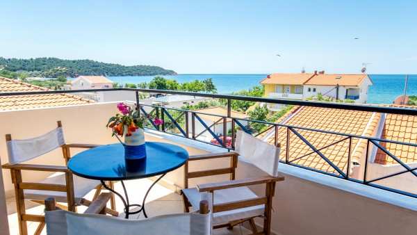 Amversa Apartments & Studios