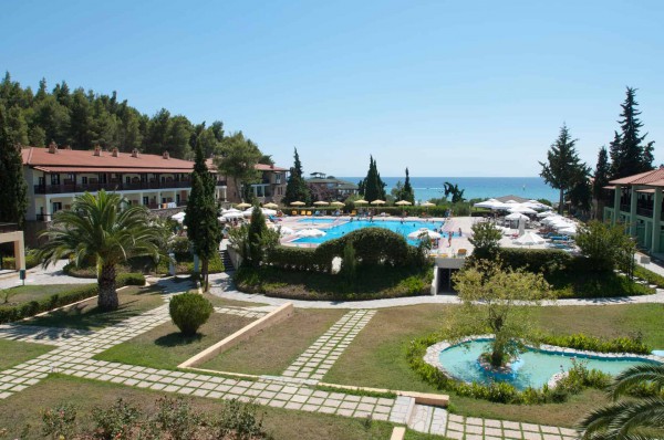 Simantro Beach Hotel & Suites